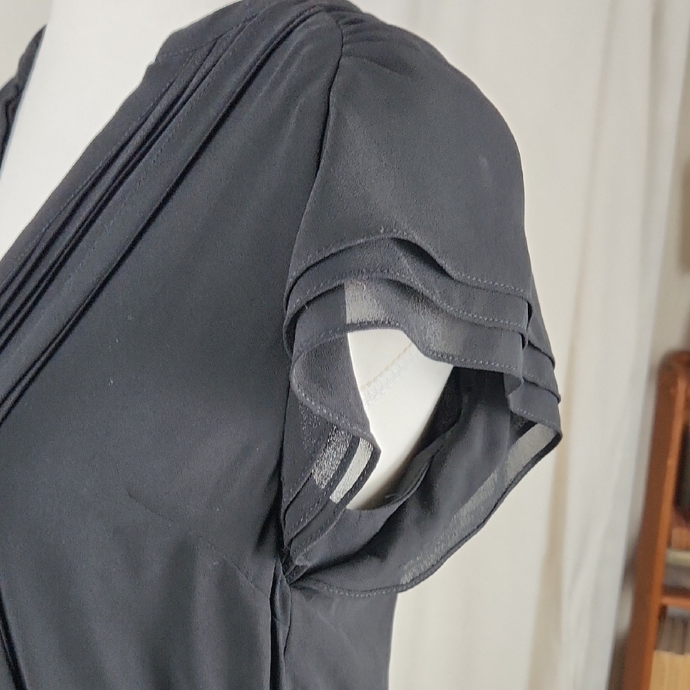 H&M Black Flutter Sleeve V-Neck Mini Dress - Picture 4 of 7
